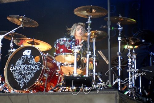 Evanescence at Verizon Wireless Music Center Noblesville, IN on August 10, 2007 &mdash; concert photo by Wayne Dennon