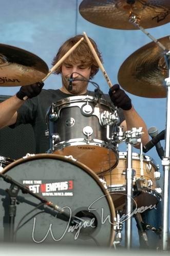 Finch at Rolling Rock Town Fair Latrobe, PA on July 31, 2004 &mdash; concert photo by Wayne Dennon