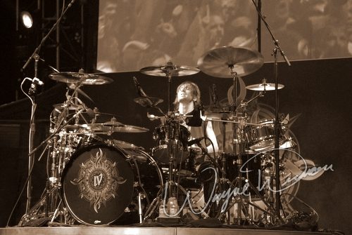 Godsmack at Verizon Wireless Music Center Noblesville, IN on September 16, 2006 &mdash; concert photo by Wayne Dennon