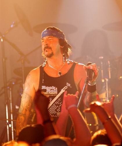 Great White at CC's Showcase Middletown, OH on September 6, 2003 &mdash; concert photo by Wayne Dennon