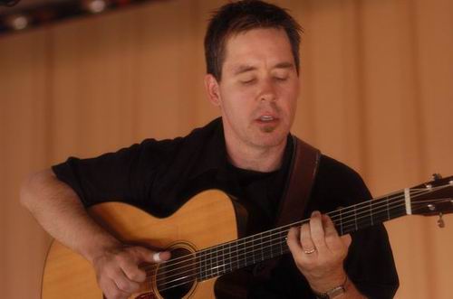 Pete Huttlinger at Unknown Venue Somewhere, US on June 24, 2003 &mdash; concert photo by Wayne Dennon