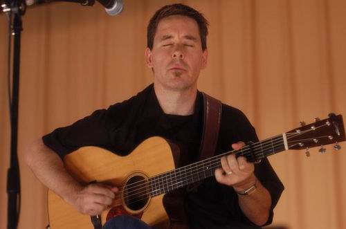 Pete Huttlinger at Unknown Venue Somewhere, US on June 24, 2003 &mdash; concert photo by Wayne Dennon