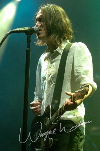 Incubus at University Of Cincinnati Cincinnati, OH on October 8, 2004 &mdash; concert photo by Wayne Dennon