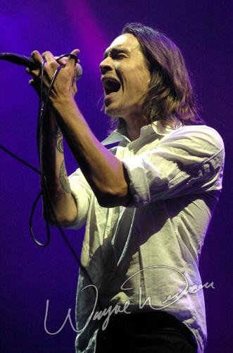 Incubus at University Of Cincinnati Cincinnati, OH on October 8, 2004 &mdash; concert photo by Wayne Dennon