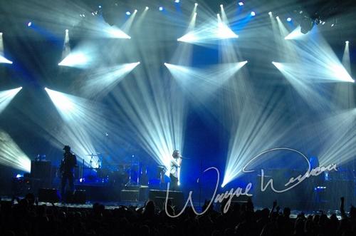 Incubus at University Of Cincinnati Cincinnati, OH on October 8, 2004 &mdash; concert photo by Wayne Dennon