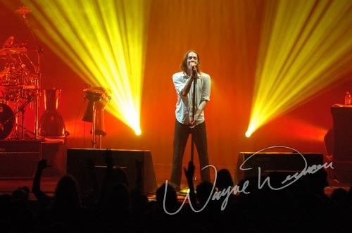 Incubus at University Of Cincinnati Cincinnati, OH on October 8, 2004 &mdash; concert photo by Wayne Dennon